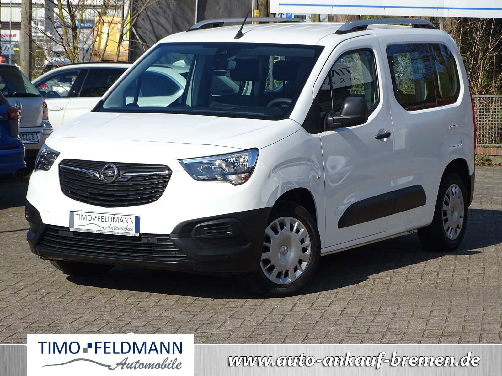 Opel Combo Life 1.2 | € 20.890,-